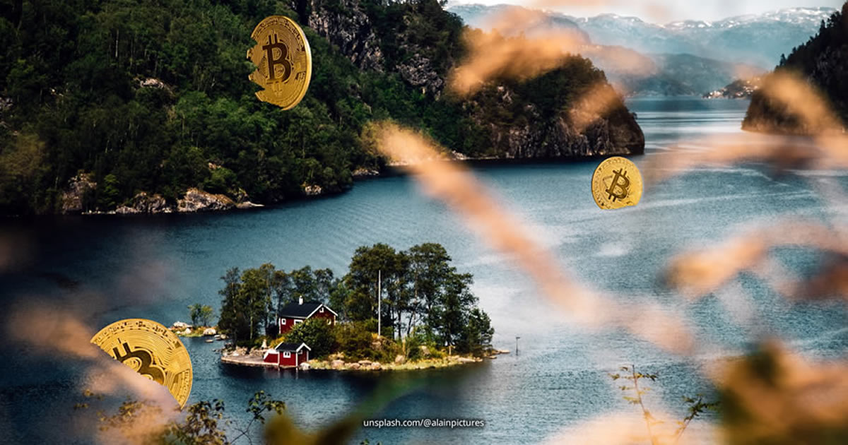 Paisaje noruego y monedas de bitcoin